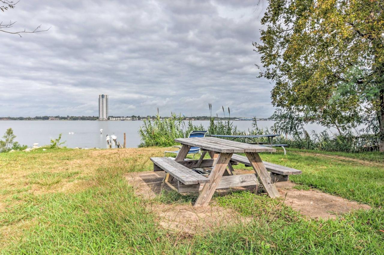 Spacious Kemah Clear Lake Home With Porch And Fire Pit Esterno foto