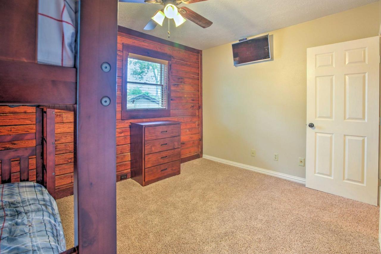 Spacious Kemah Clear Lake Home With Porch And Fire Pit Esterno foto