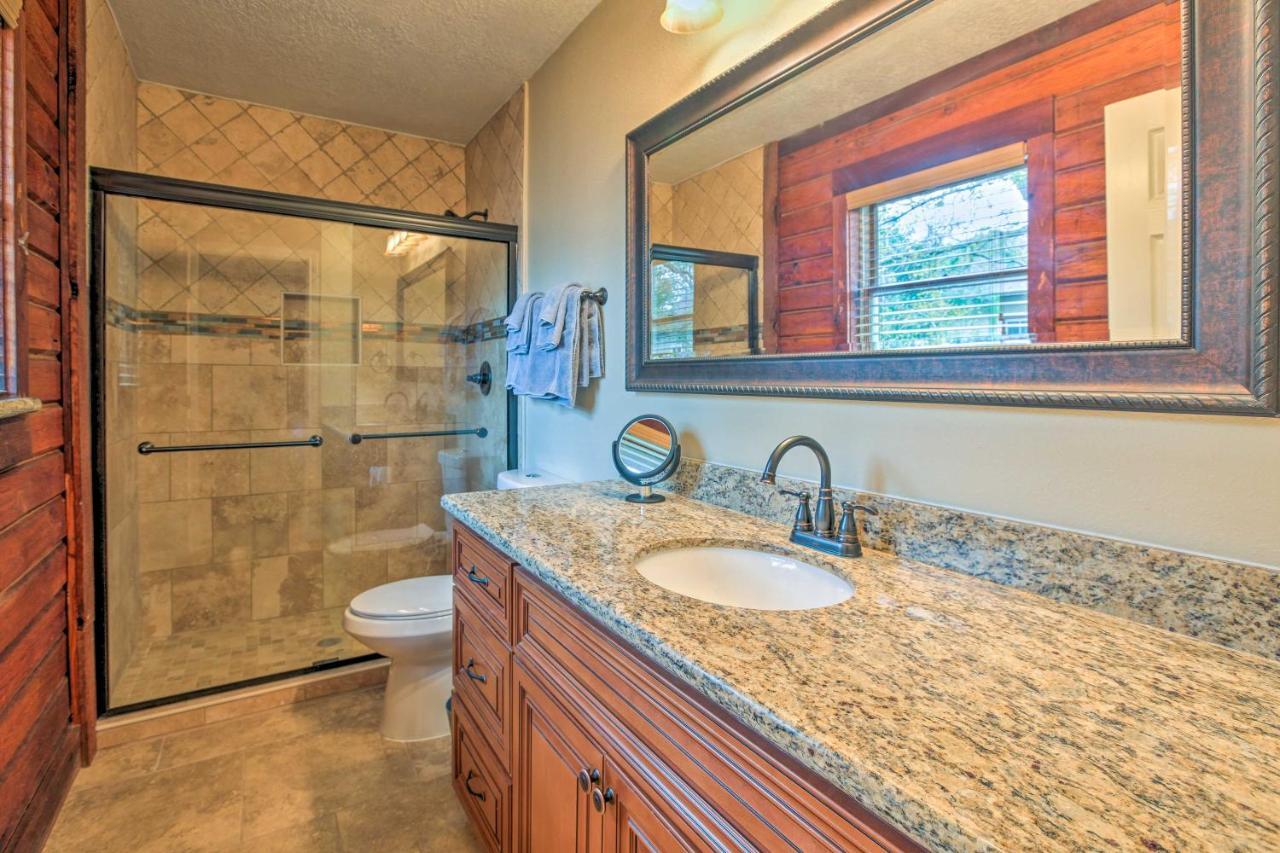 Spacious Kemah Clear Lake Home With Porch And Fire Pit Esterno foto